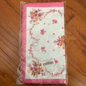 Vintage- look five piece handkerchief